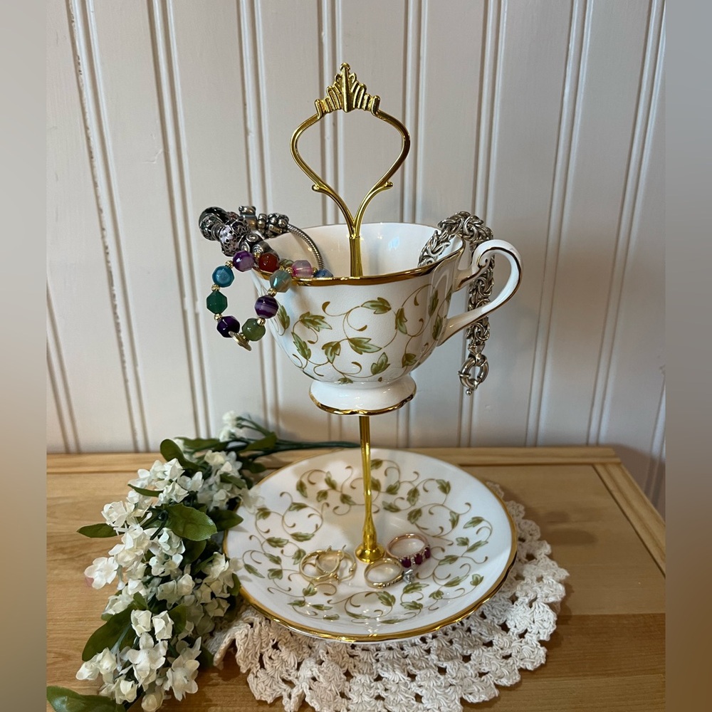 Vintage Tea Cup and Saucer Trinket Holder - Picture 2 of 11